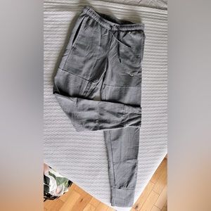 Mizuno volleyball sweat pants, size small unisex, EUC